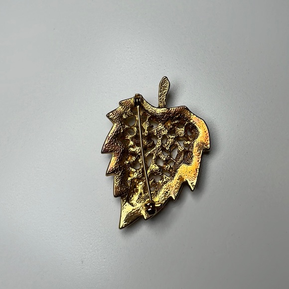 Enamel Gold Tone Leaf with Aurora Borealis and Green Stones Brooch - Picture 2 of 5